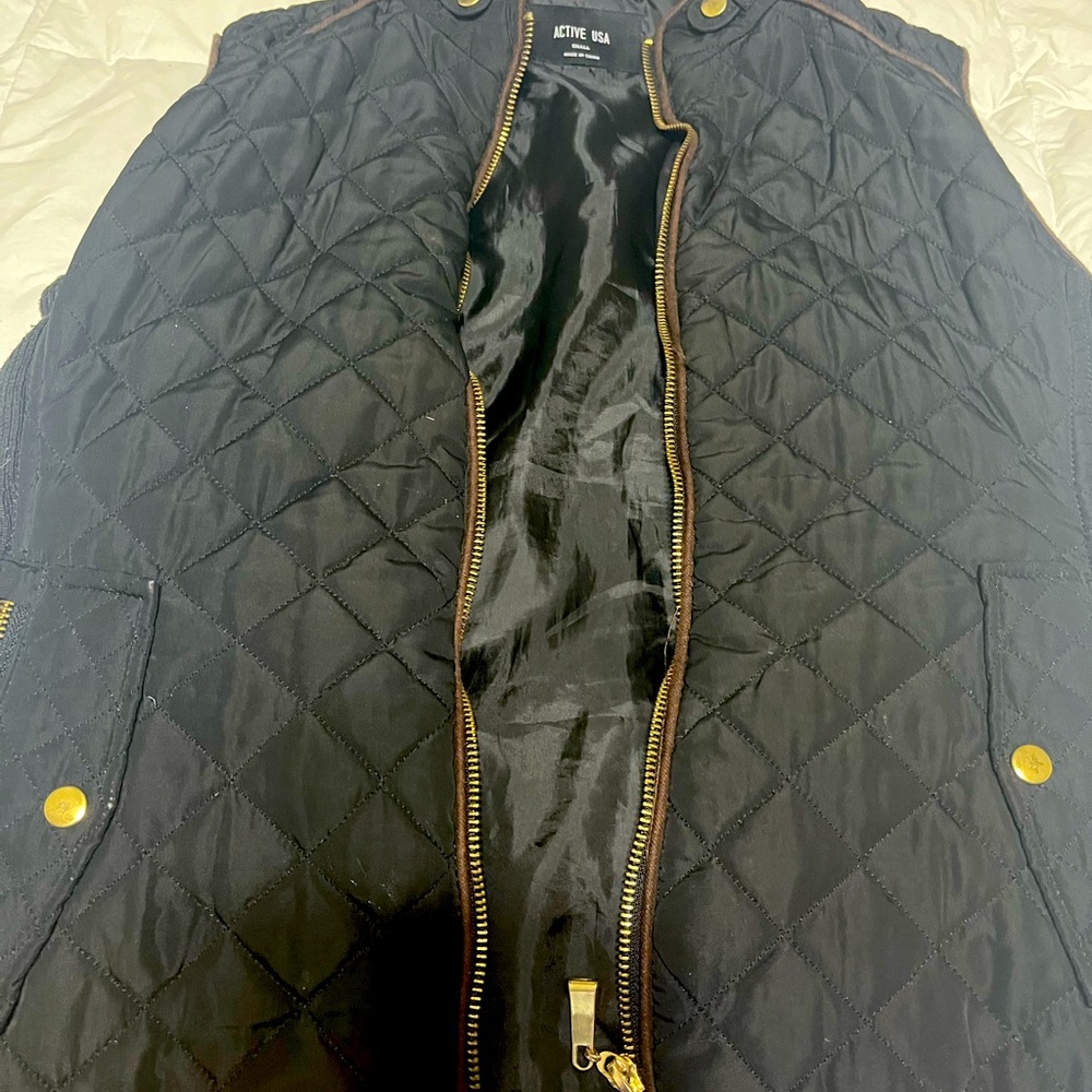 Active USA Black Puffer Jacket with Quilted Design